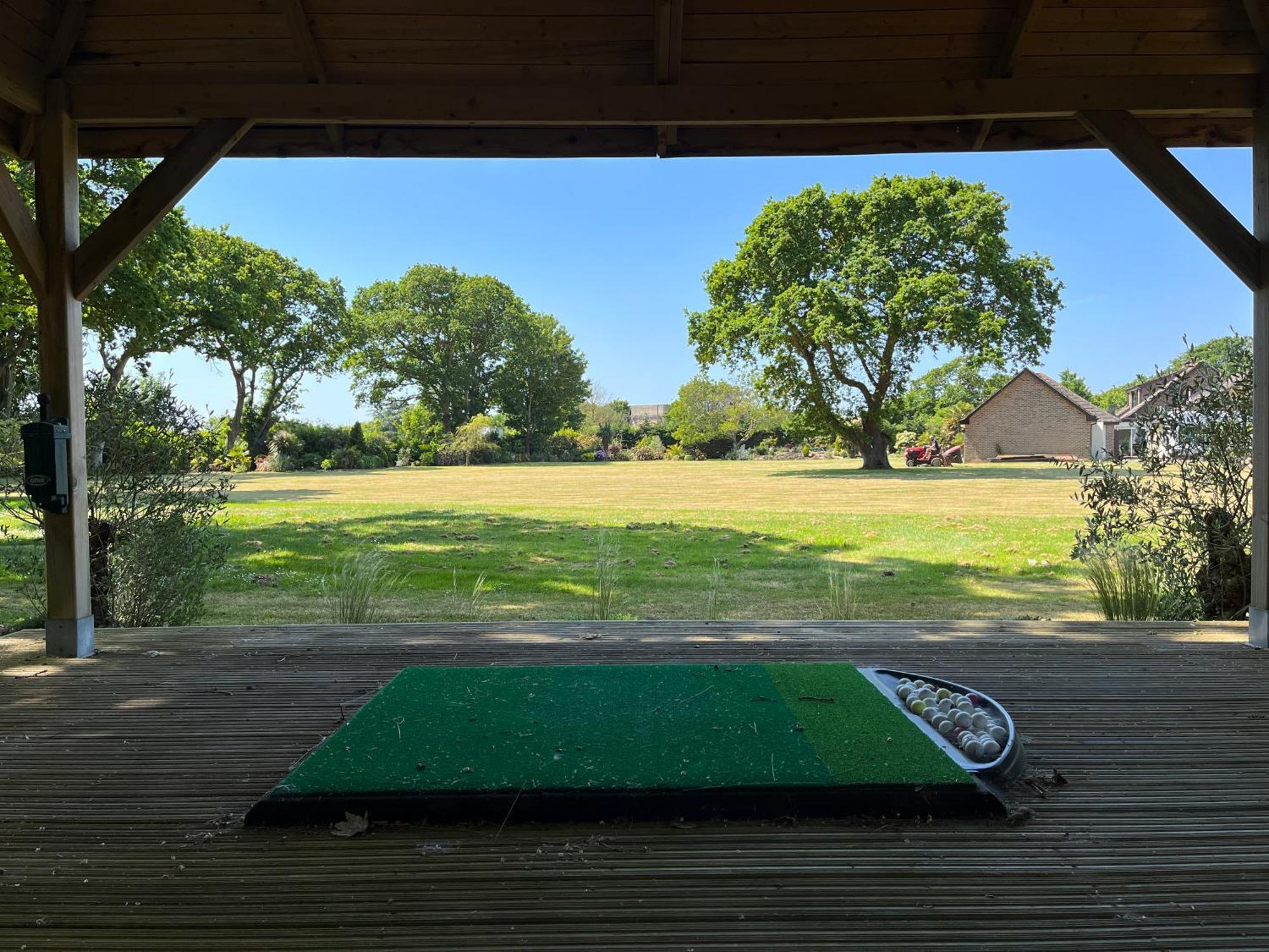 Stay At 'The Elms' In Tranquil Church Norton, Selsey - Ground Floor Bedroom, Own Private Bathroom, Quiet Beach, 2 Acre Garden By The Sea, On Edge Of Wildlife Nature Reserve Eksteriør bilde